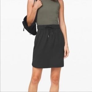 lululemon on the fly black skirt size 6 EUC